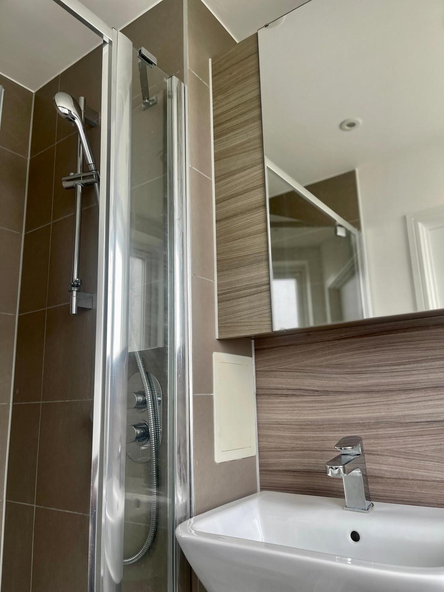 Modern Stay With Free 24Hours Gym Londres Exterior foto
